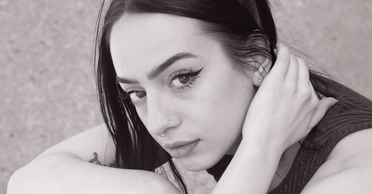 Moisturizers That Enhance Microblading Longevity