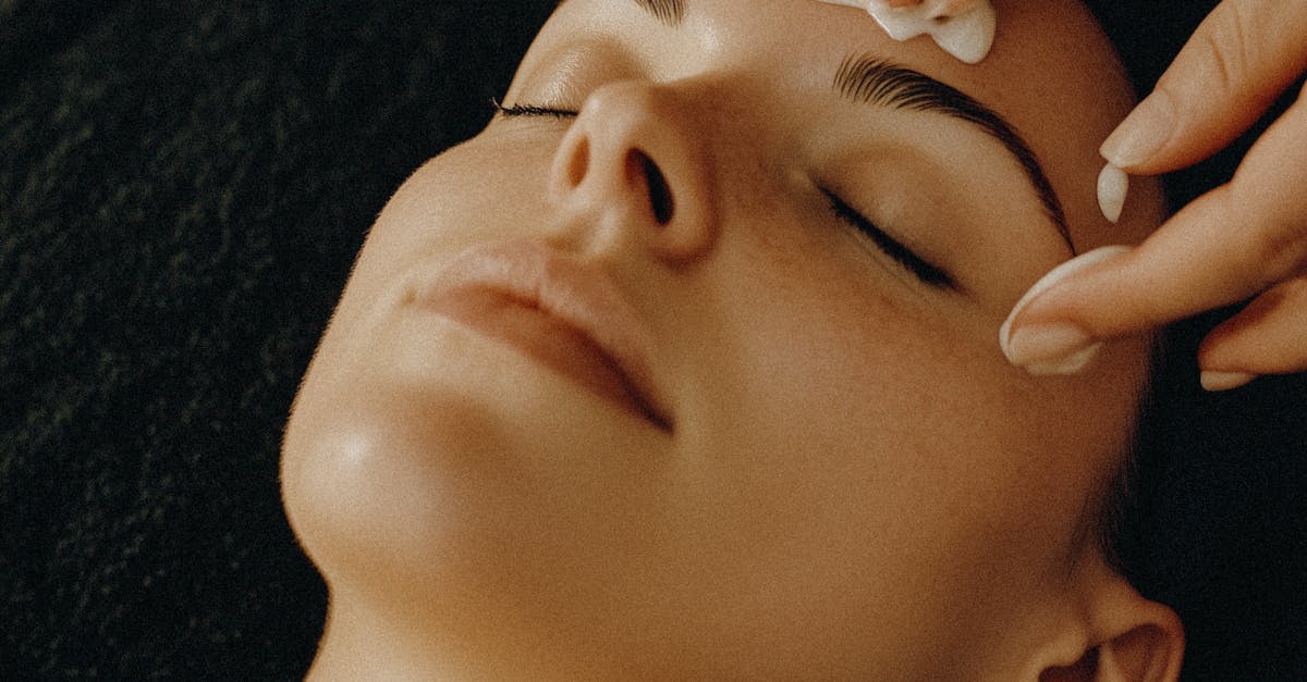 Understanding the Ingredients in Cleansing Solutions for Microblading